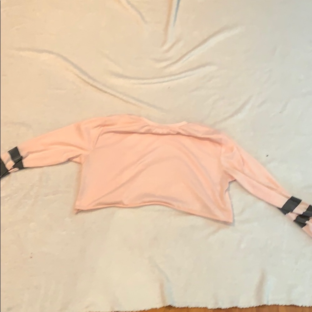 Cropped long sleeve shirt